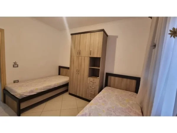 Tirane, jepet me qera apartament 2+1 Kati 3, 58 m² 600 € (Vasil Shanto)