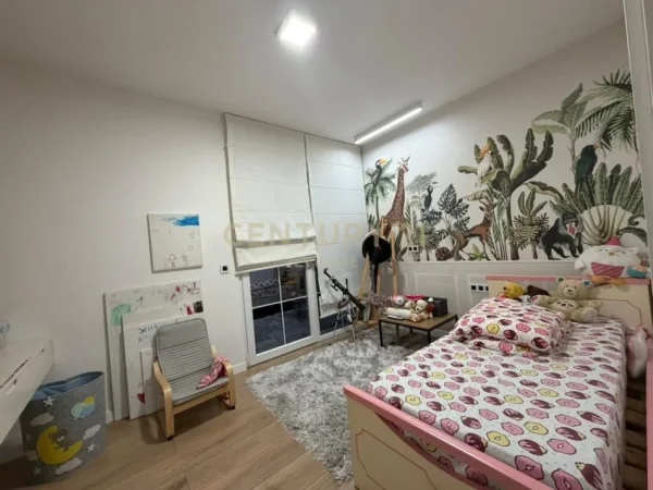 Tirane, shitet apartament+verande | Penthouse 3+1+Ballkon Kati 5, 205 m² 235.000 € 