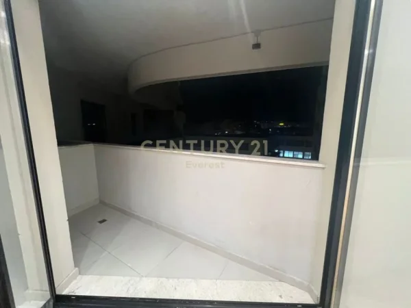 Tirane, jepet me qera apartament 1+1 Kati 5, 57 m² 500 € 