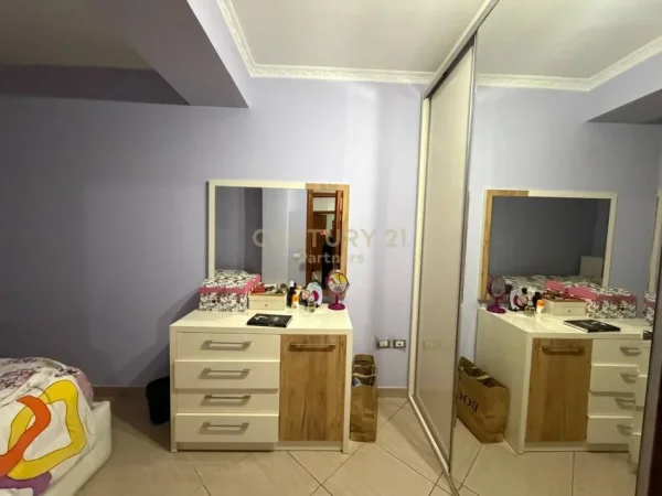 Tirane, jepet me qera apartament 2+1 Kati 2, 112 m² 153.000 € 
