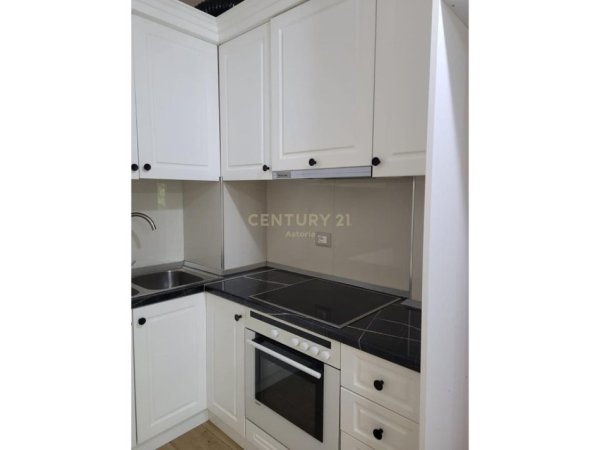 Tirane, jepet me qera apartament 1+1+Ballkon Kati 4, 68 m² 370 € (kopshti botanik)