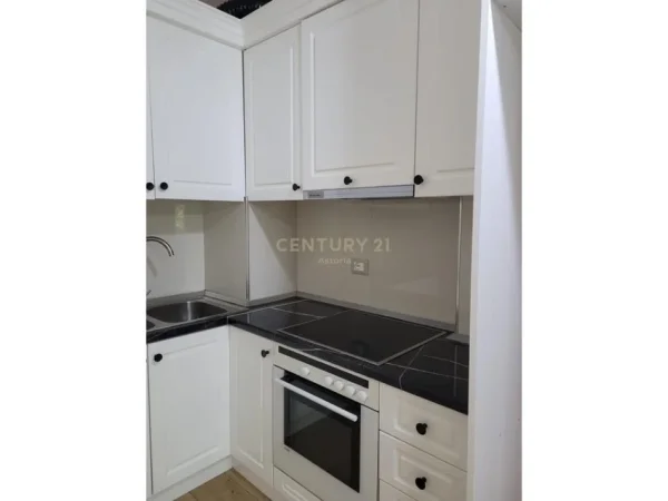 Tirane, jepet me qera apartament 1+1+Ballkon Kati 4, 68 m² 370 € (kopshti botanik)