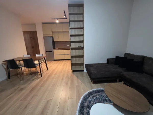 Tirane, jepet me qera apartament 2+1 Kati 4, 100 m² 900 € (Ring Center Zogu i Zi)