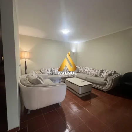 Tirane, jepet me qera apartament 2+1+Ballkon Kati 9, 130 m² 700 € (Medar shtylla)