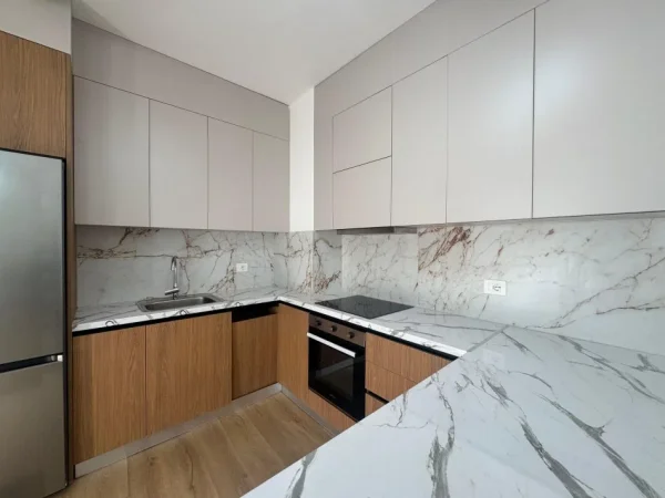 Tirane, jepet me qera apartament 2+1 Kati 7, 80 m² 550 € 