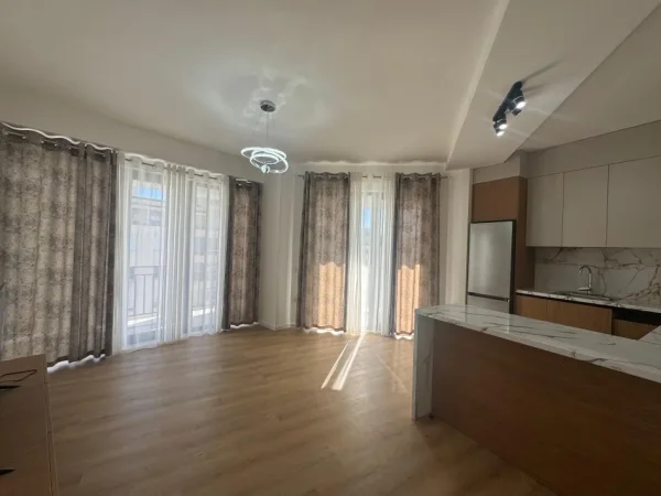 Tirane, jepet me qera apartament 2+1 Kati 7, 80 m² 550 € 
