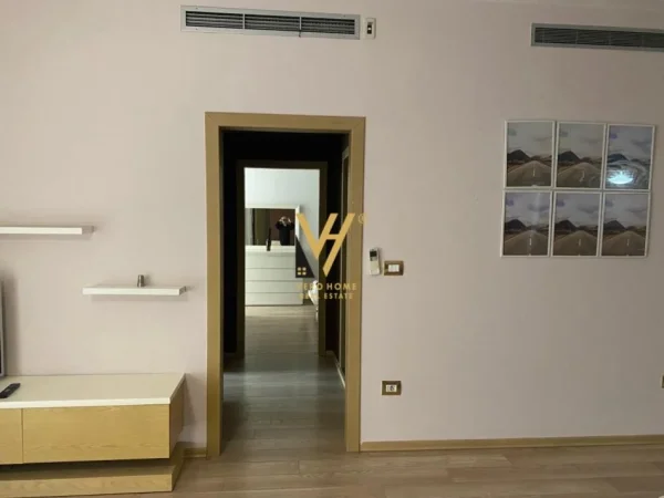 Tirane, jepet me qera apartament 2+1+Ballkon Kati 4, 116 m² 700 € (RRUGA PETI)