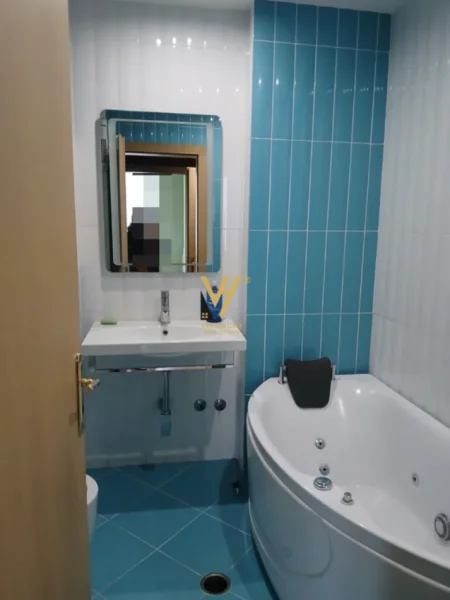 Tirane, jepet me qera apartament 2+1+Ballkon Kati 4, 116 m² 700 € (RRUGA PETI)