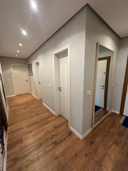 Tirane, shitet apartament 2+1 , 125 m² 