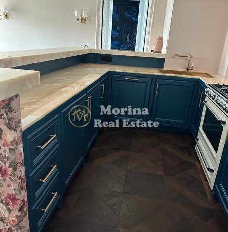 Tirane, jepet me qera apartament 2+1 Kati 7, 150 m² 1.800 € (Qender)