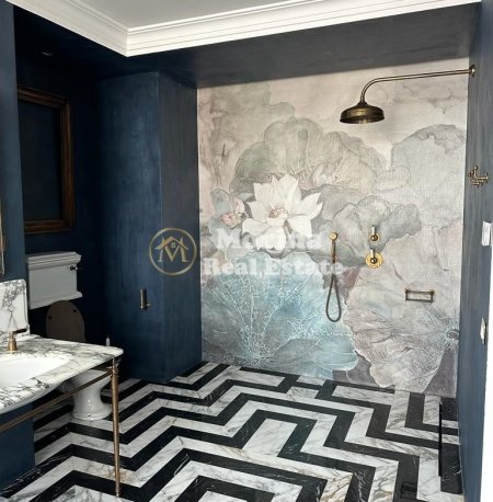 Tirane, jepet me qera apartament 2+1 Kati 7, 150 m² 1.800 € (Qender)