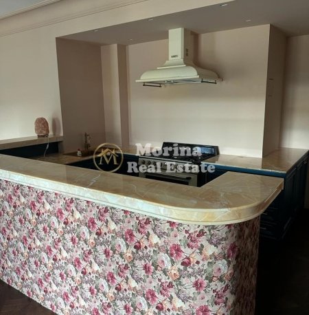 Tirane, jepet me qera apartament 2+1 Kati 7, 150 m² 1.800 € (Qender)