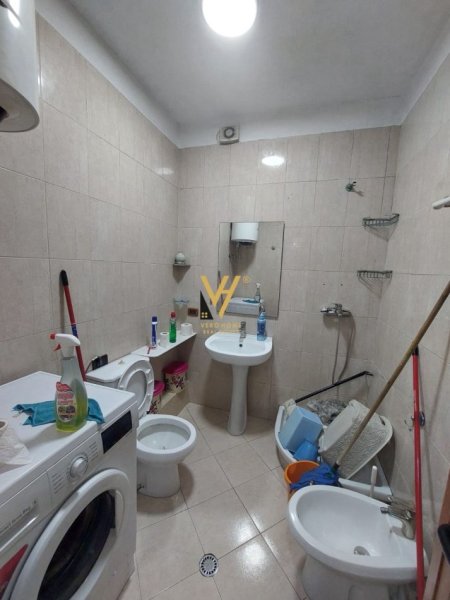 Tirane, jepet me qera apartament 1+1+Ballkon Kati 1, 70 m² 500 € (KODRA E DIELLIT)