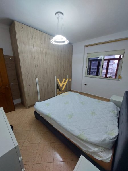 Tirane, jepet me qera apartament 1+1+Ballkon Kati 1, 70 m² 500 € (KODRA E DIELLIT)