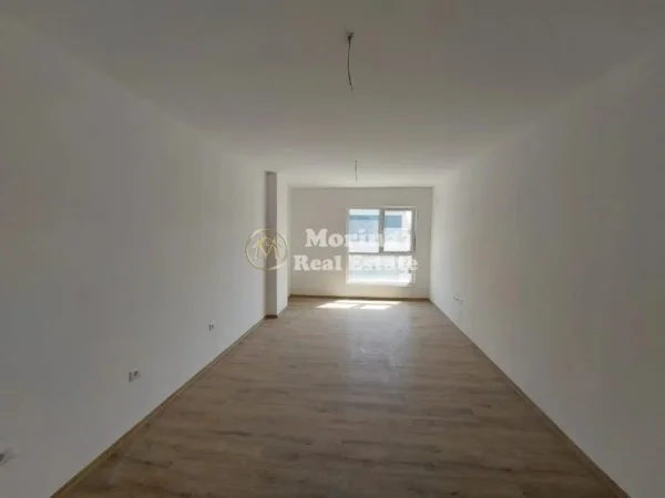 Tirane, shitet apartament 2+1 Kati 2, 107 m² 132.000 € (Paskuqan)