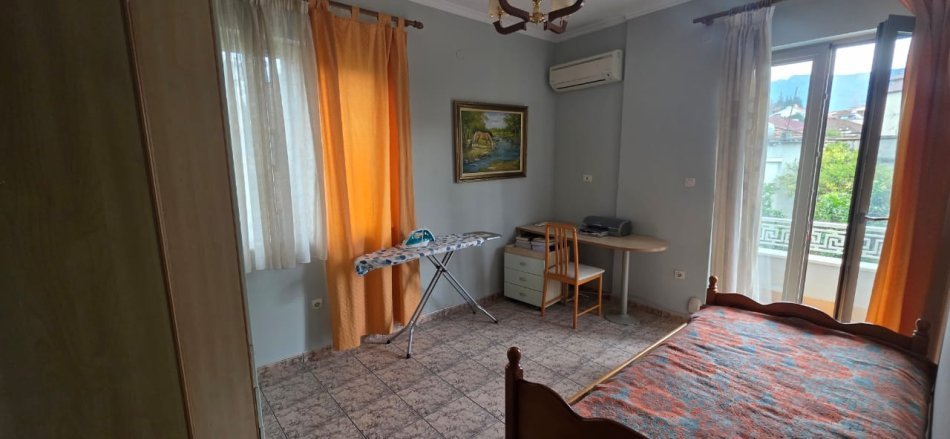 Tirane, jepet me qera Vile 3+1 Kati 2, 140 m² 800 € (Tregu Elektrik)