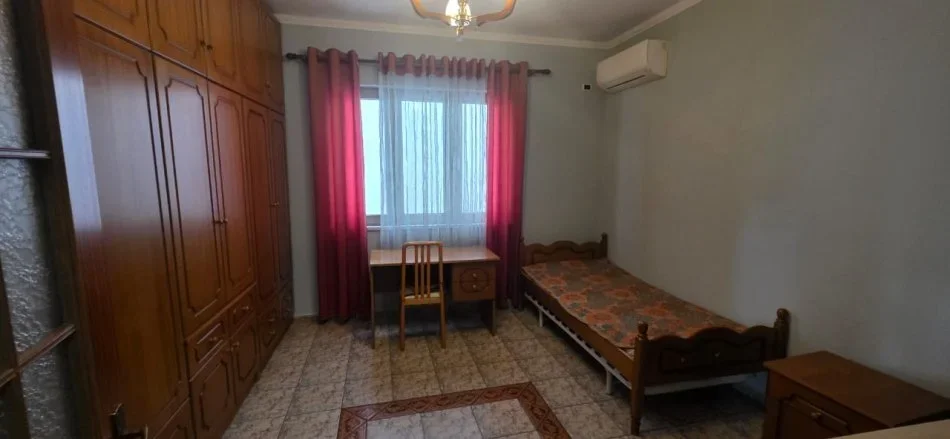 Tirane, jepet me qera Vile 3+1 Kati 2, 140 m² 75000 leke (Tregu Elektrik)