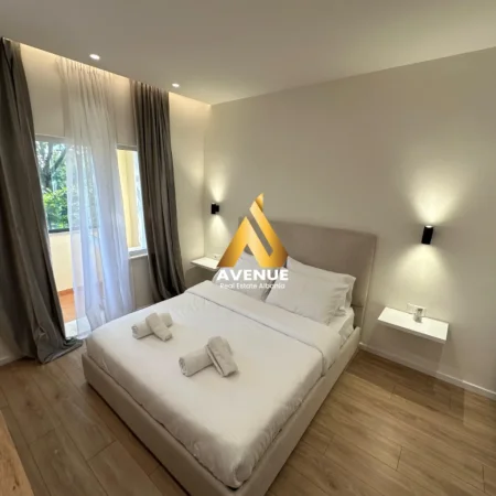 Tirane, jepet me qera apartament 2+1+Ballkon Kati 2, 75 m² 700 € (Bulevardi bajram Curri)