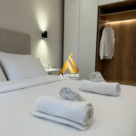 Tirane, jepet me qera apartament 2+1+Ballkon Kati 2, 75 m² 700 € (Bulevardi bajram Curri)