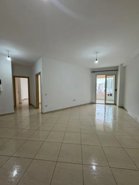 Tirane, jepet me qera apartament 2+1+Ballkon Kati 5, 100 m² 450 leke
