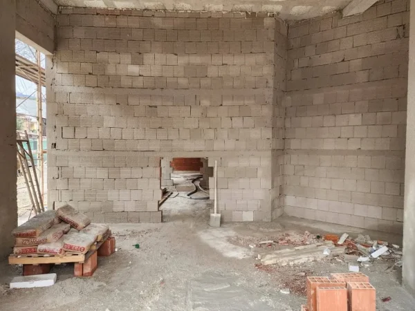 Tirane, shitet dyqan Kati 0, 48 m² 