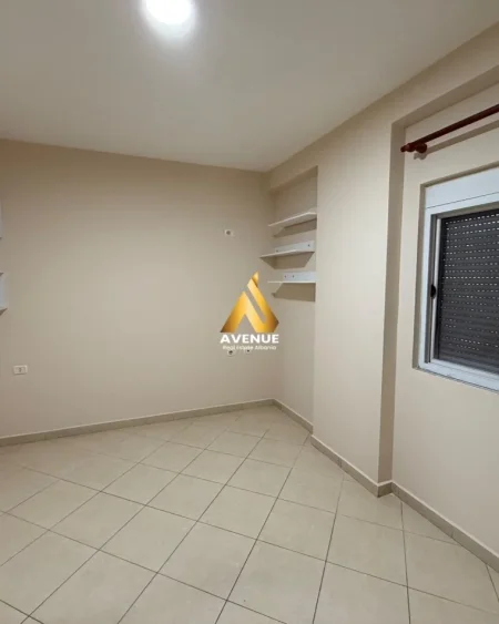 Tirane, jepet me qera apartament 2+1+Ballkon Kati 3, 80 m² 550 € (Riza cerova)