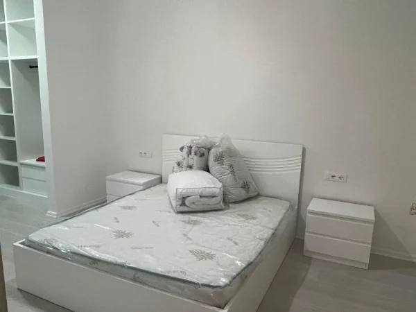 Tirane, jepet me qera apartament 1+1+Ballkon Kati 2, 600 € 
