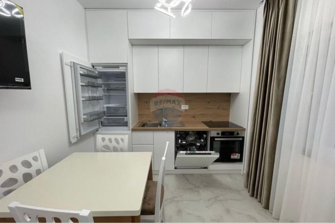 L_9d042d3c-8593-4ab0-8d5f-b9347d8f9a58 (1).jpg