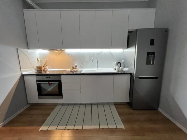 Tirane, jepet me qera apartament 2+1+Ballkon Kati 3, 70 m² 700 € 