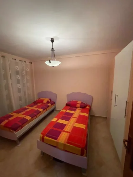 Tirane, jepet me qera apartament 2+1 , 113 m² 800 € (Liqeni i Thatë)