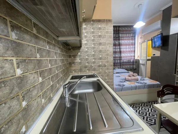 Jepet Garsoniere me Qera ne 5 Maji, pranë Concord Center , 350 €URO