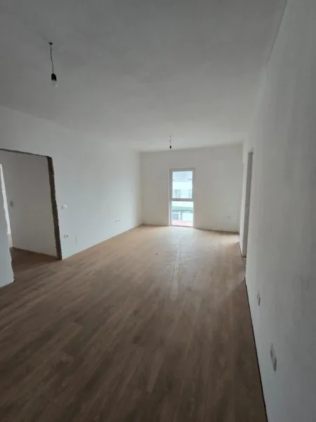 Tirane, shitet apartament 2+1 , 95 m² 130.000 € 
