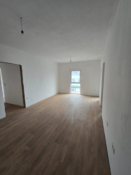 Tirane, shitet apartament 2+1 , 95 m² 130.000 € 