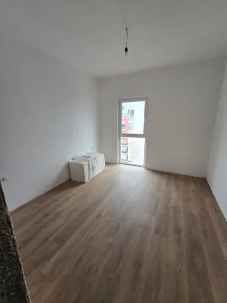 Tirane, shitet apartament 2+1 , 95 m² 130.000 € 