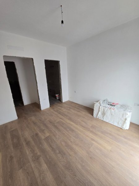 Tirane, shitet apartament 2+1 , 95 m² 130.000 € 