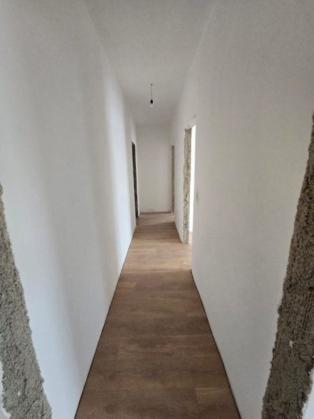 Tirane, shitet apartament 2+1 , 95 m² 130.000 € 