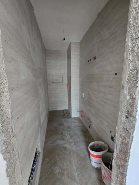 Tirane, shitet apartament 2+1 , 95 m² 130.000 € 