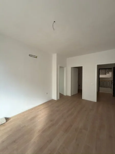 Tirane, shitet apartament 1+1+Ballkon Kati 3, 78 m² 182.500 € (Liqeni I Thate)