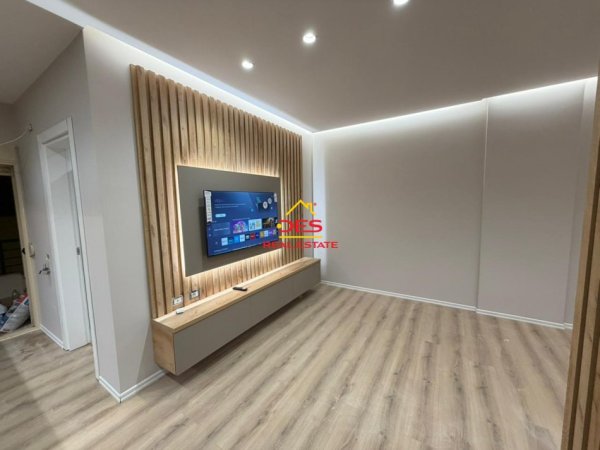 Vlore, shitet garsonier Kati 2, 43 m² 90.000 € (Rruga Dhimitër Konomi)