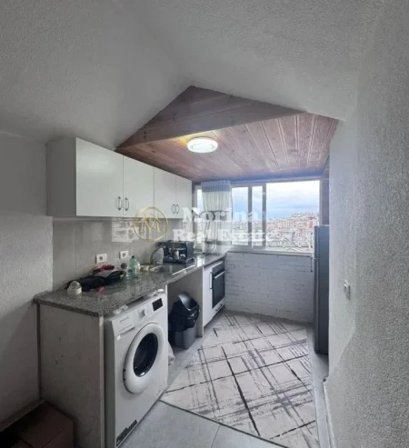 Tirane, jepet me qera apartament 1+1 Kati 5, 50 m² 350 € (Fresku)