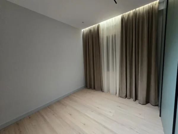 Tirane, shitet apartament 2+1+Ballkon Kati 1, 88 m² 250.000 € 