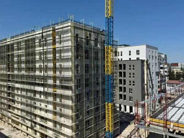 Tirane, shitet apartament 2+1+Ballkon Kati 3, 115 m² (Sheshi Shqiponja) 1.250 € / m²