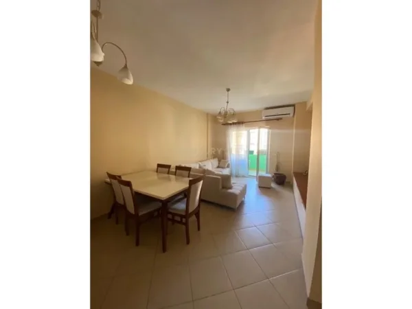 Tirane, jepet me qera apartament , 120 m² 600 € 