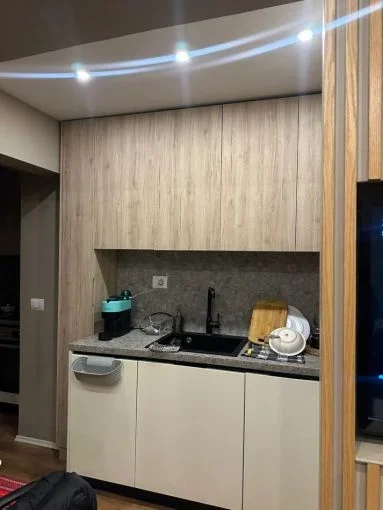 Tirane, jepet me qera apartament 1+1+Aneks+Ballkon Kati 3, 56 m² 550 € (rruga mine peza)