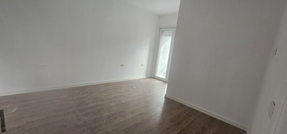 Tirane, shes apartament 3+1 Kati 2, 339.000 € (Pazari i ri)
