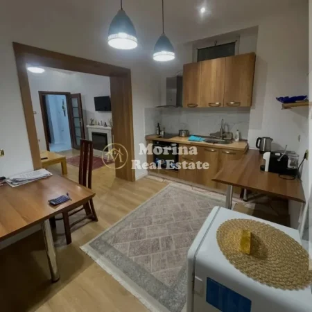 Tirane, jepet me qera apartament 1+1 Kati 2, 70 m² 650 € (Sheshi Willson)