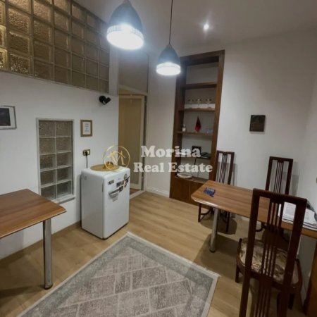 Tirane, jepet me qera apartament 1+1 Kati 2, 70 m² 650 € (Sheshi Willson)