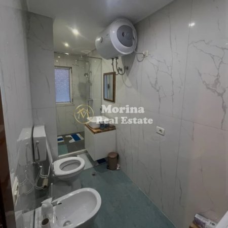 Tirane, jepet me qera apartament 1+1 Kati 2, 70 m² 650 € (Sheshi Willson)