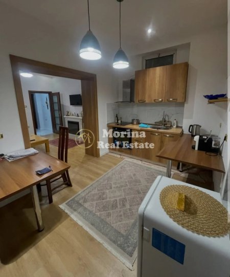 Tirane, jepet me qera apartament 1+1 Kati 2, 70 m² 650 € (Sheshi Willson)