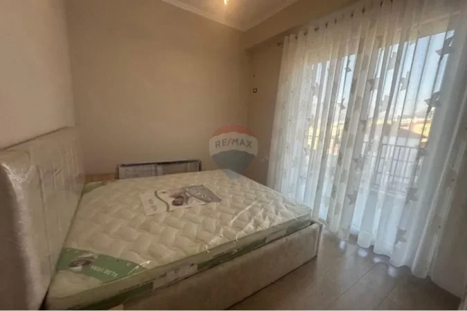 Tirane, jepet me qera apartament 1+1+Aneks+Ballkon Kati 5, 68 m² 650 € (Selvia)